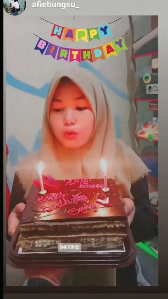 kue-cake-ulang-tahun-custom-tart-bakery-dessert-cookies-surabaya-roti-mox-testimoni (1)