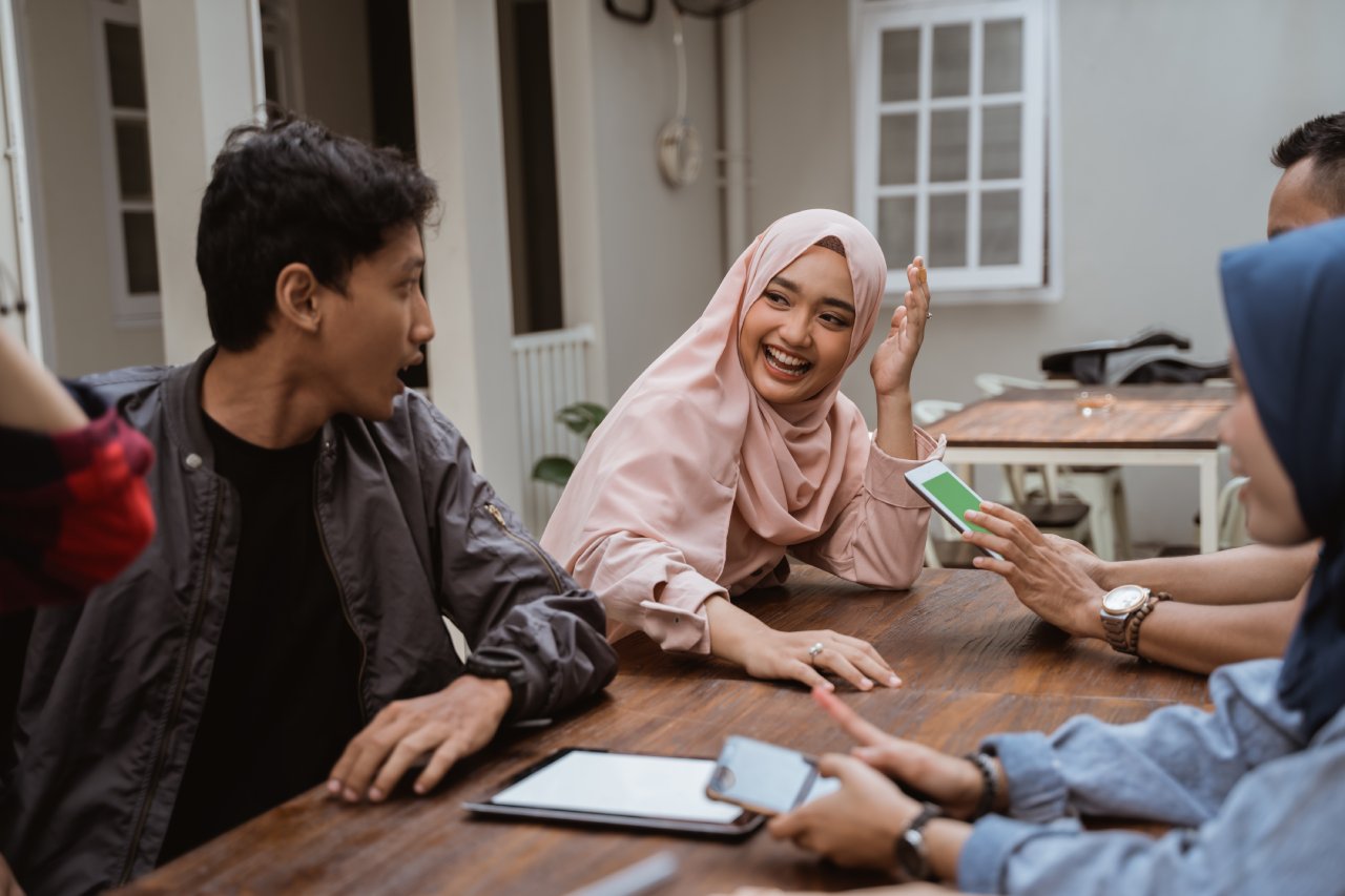 parcel-lebaran-kue-cake-ulang-tahun-custom-tart-bakery-dessert-cookies-surabaya-roti-mox-landing_page-img (3)